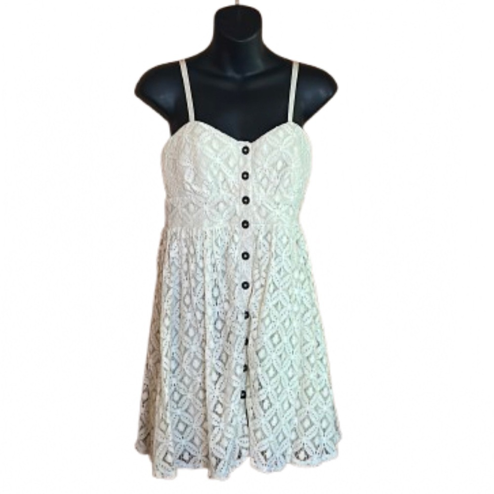 Three Pink Hearts size M lace dress with inner skirt liner cute buttons